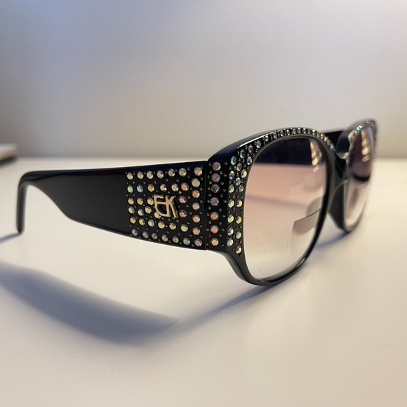 Vintage Emmanelle Khan Sunglasses - Picture 5 of 5